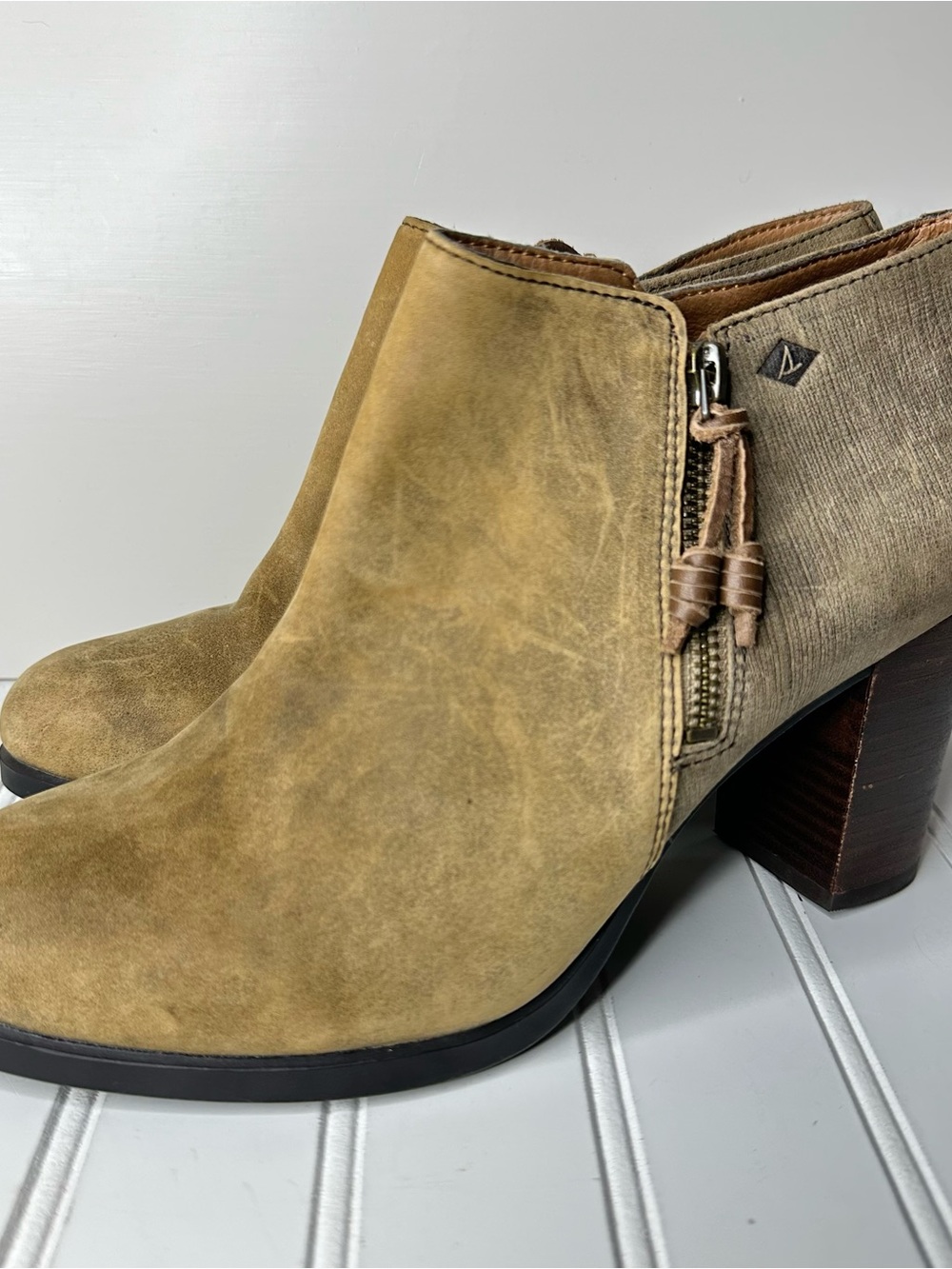 Sperry Top-Sider Women’s 9M Ankle Bootie Heels 2 Tone Brown Distressed Leather